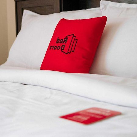 Hotel Reddoorz @ Jalan Brigjend Katamso Medan 2 Exteriér fotografie