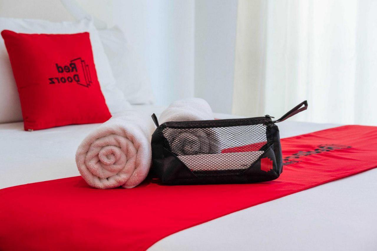 Hotel Reddoorz @ Jalan Brigjend Katamso Medan 2 Exteriér fotografie