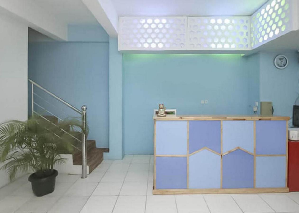 Hotel Reddoorz @ Jalan Brigjend Katamso Medan 2 Exteriér fotografie